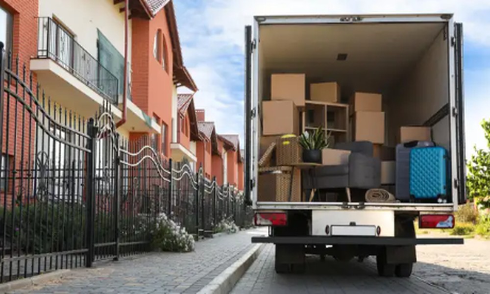 how_to_compare_moving_companies_and_avoid_scams_18010_featured